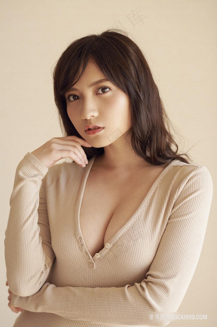穆桂英翘起丰满大屁股