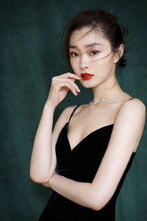 校花跪趴式翘臀被c小说