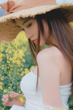 俄罗斯美女被侵犯短视频网站