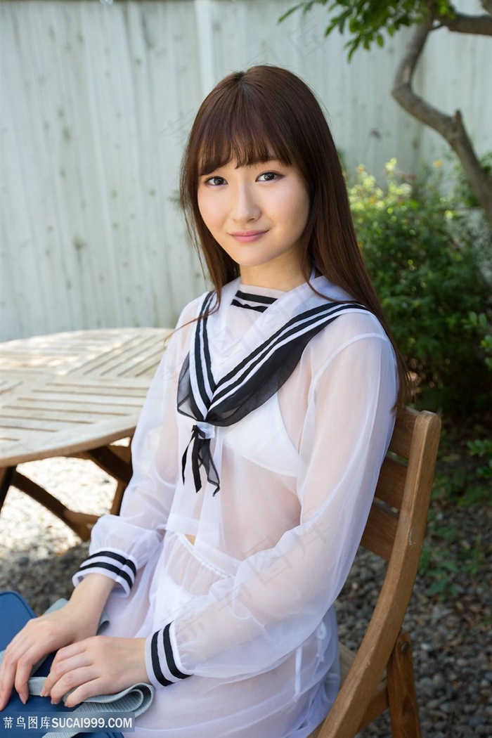 骚妇性感厨房勾引小叔子激情露岀屄屄屄视频正在播放