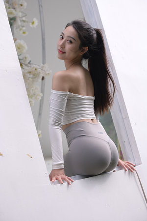 动漫小舞被❌吸乳奶动漫